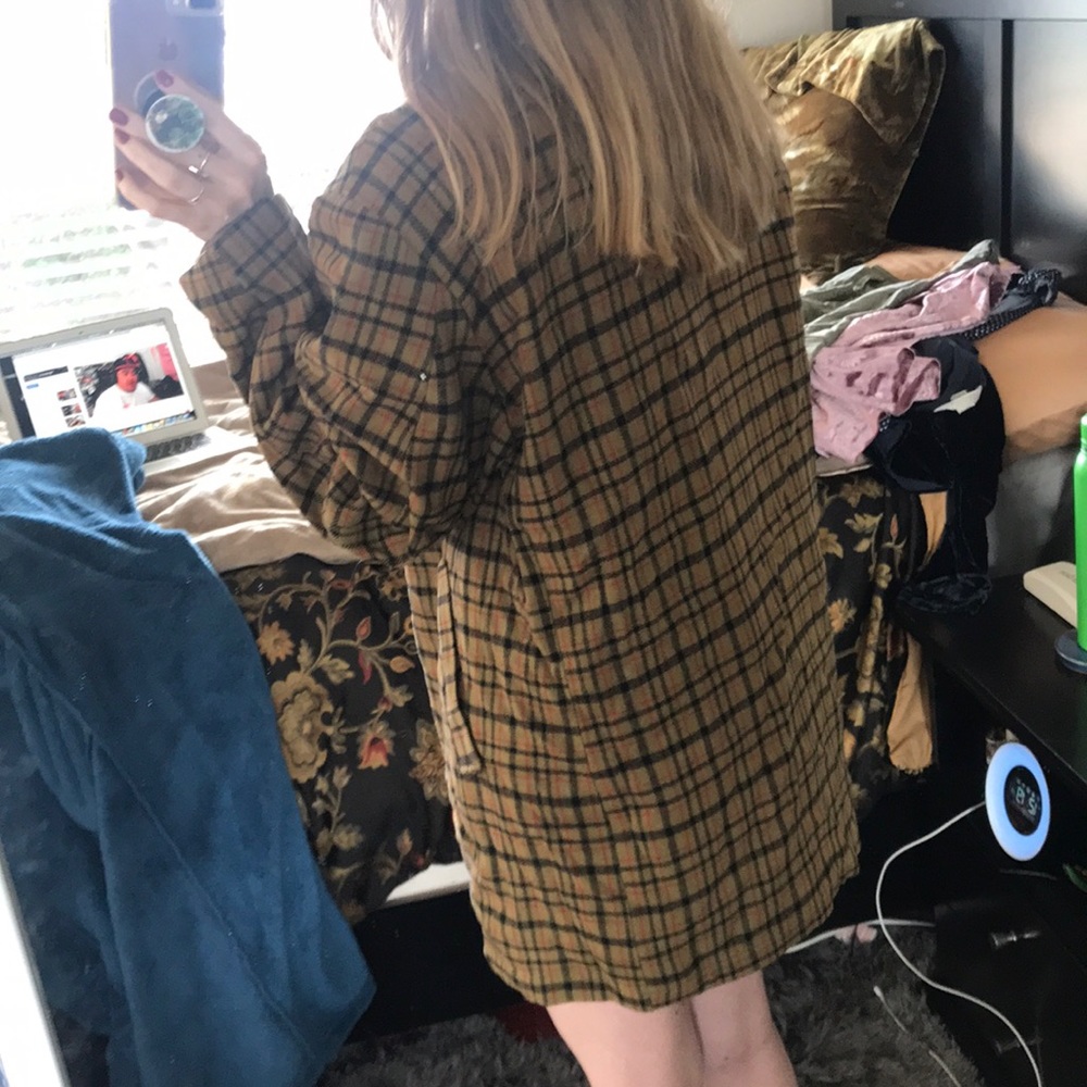 Plaid Jacket with Buttons - Picture 4 of 7